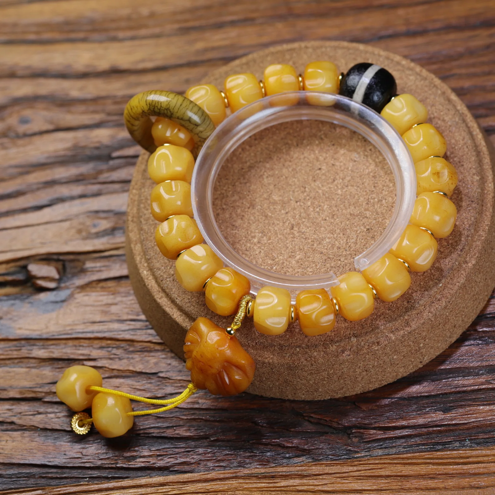 

Natural return yak bone chicken oil yellow material cedar seeds play string bracelet Tibetan ethnic style jewellery