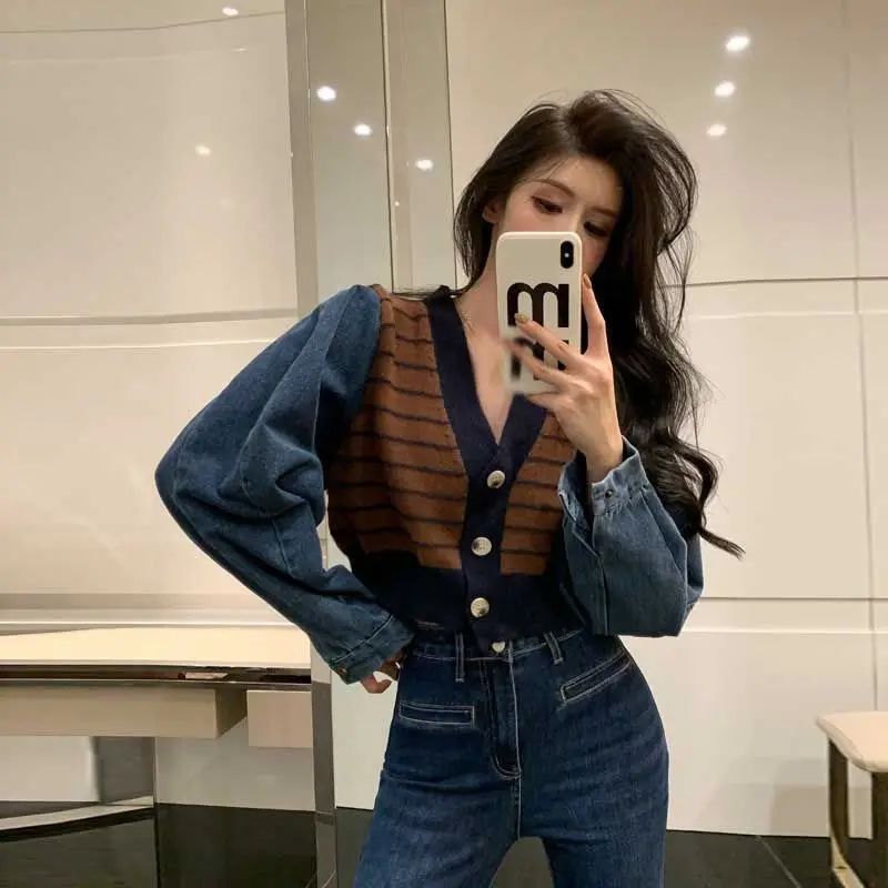 Fashionable denim splicing short sweater cardigan coat Autumn 2023 slim v-neck long sleeve cardigan knitted top sweater women