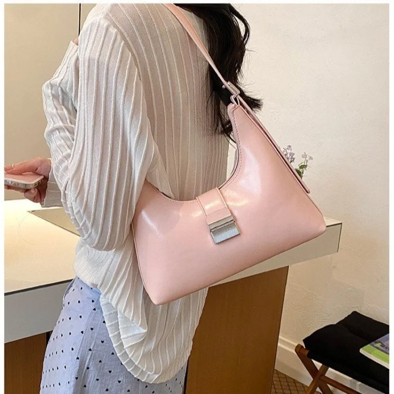 

Elegant Diaper Bag Classic Designer Leather Large Capacity Handbag For Women Paris Fashion Commuter Bag Trendy