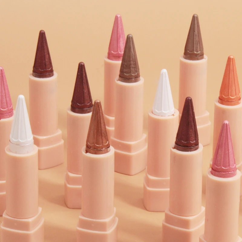 L'ensemble de fards à paupières imperméables et brillants de 6 pièces a un effet durable, créant un maquillage pour les yeux attrayant, idéal pour les cadeaux de vacances.