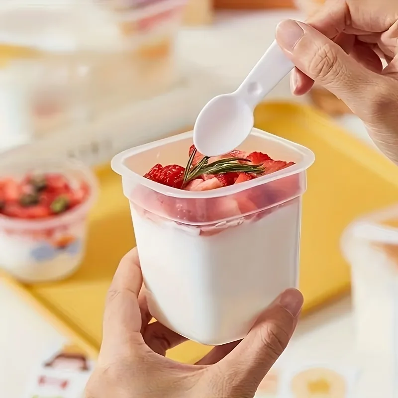 10pcs 250ml Pudding Mousse Cups Round Yogurt Milk Jelly Cups with Lids for Birthday Parties Family Gatherings Outdoor Picnics