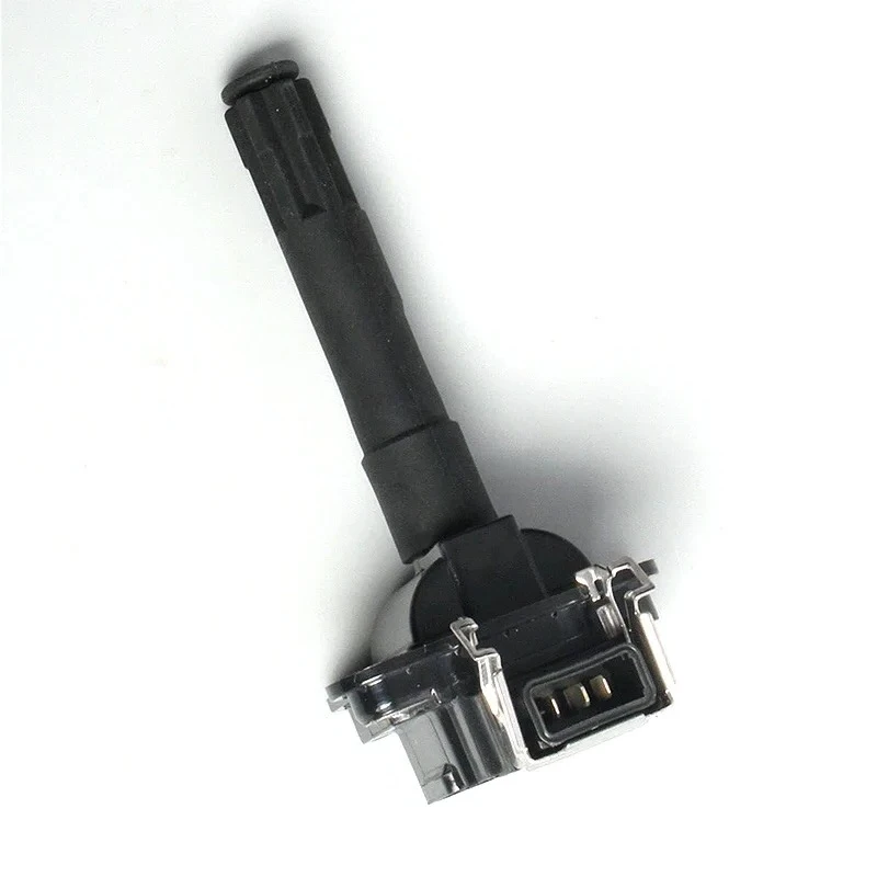 Ignition coil 058905105 for Audi A4 A6 A8 S4 Allroad and Volkswagen Golf Passat (covers model years 1997 to 2005)