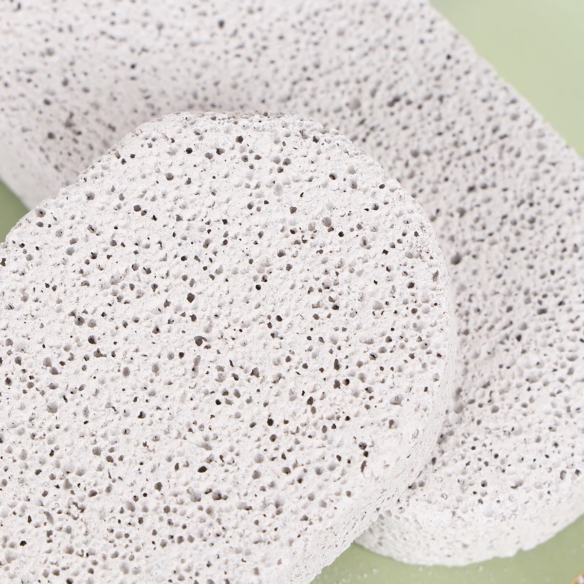 

2 шт., пилочка для удаления мозолей, инструмент для педикюра с искусственным камнем, грубая поверхность для потрескавшейся кожи, уход за пятками, рашпиль для ног, скруббер