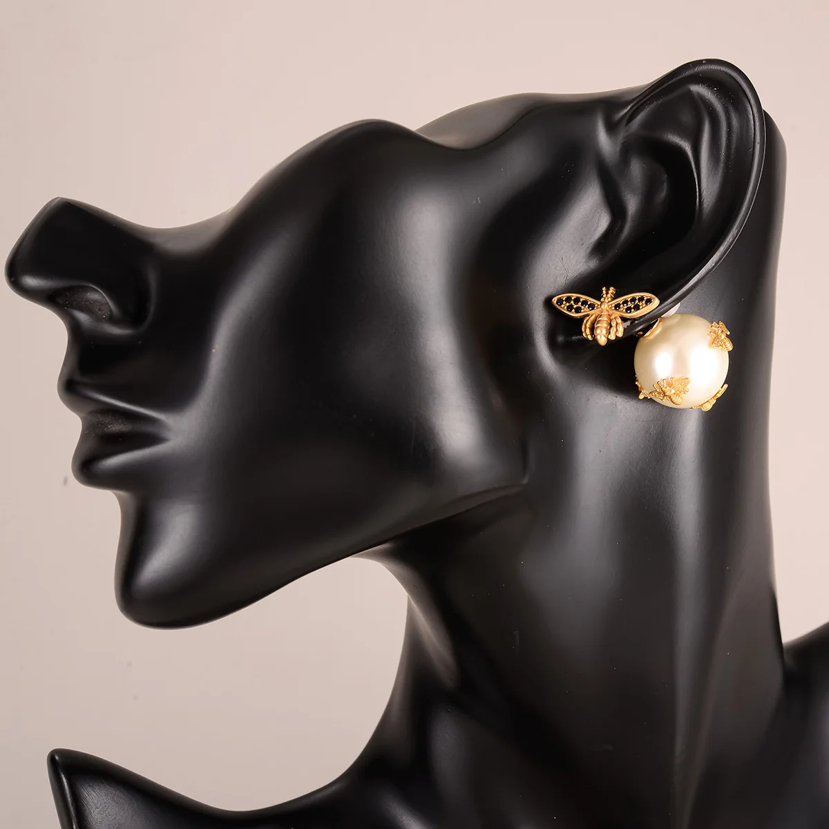 Luxury Gold Color Bee Pearl Front Back Earrings for Women, Fashion Animal Design Double Sided Stud Earring, Elegant Party Weddin