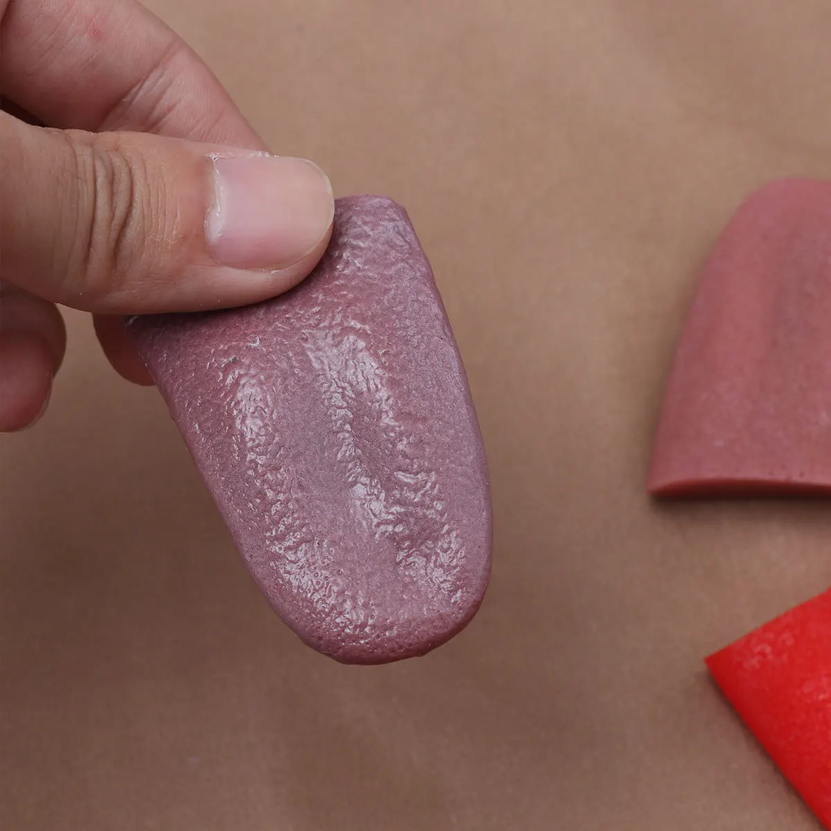 

3Pcs Simulation Fake Tongue Artificial Props Elastic Flexible Scary Halloween Festival Party Cosplay Piercing Effect Tongue