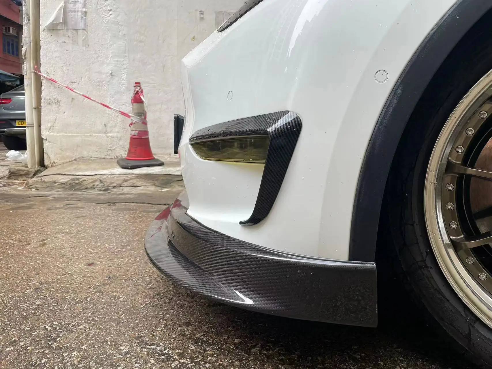 

Подходит для Tesla Model Y, модификация сухого углеродного волокна EPA, передняя губа, сумка для передней лопаты