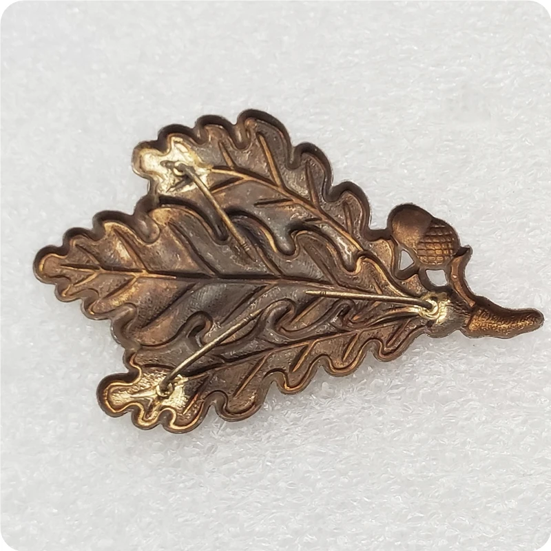 WW2 GERMAN ARMY SNIPER OAK LEAF METAL CAP BADGE