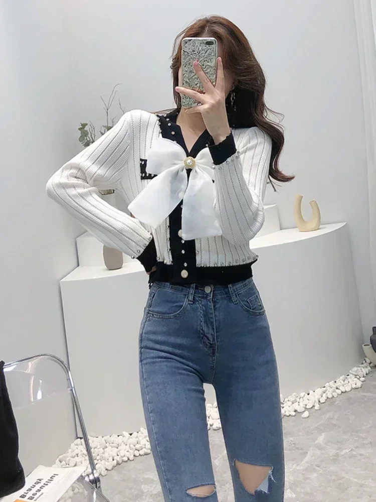 Korejepo Gentle Knitted Sweater 2024 Women Autumn New French Sweet Tops Diamonds Pearl Bow Temperament V Neck Long Sleeved Top