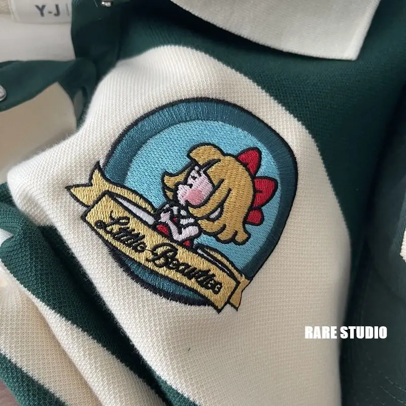 Autunno coreano casual taglie forti T-shirt a righe da donna stile preppy ricamo vestibilità ampia colletto con risvolto pullover felpa