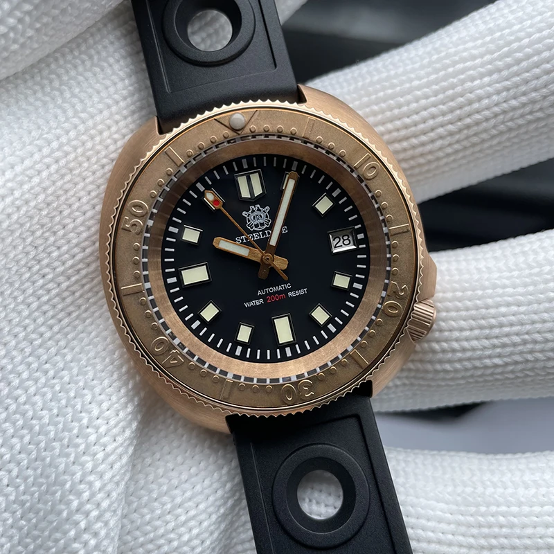 Steeldive Men Diver Watch Mens Automatic Watches Turtle Mechanical Wristwatch 200M Waterproof Luminous NH35 Sapphire SD1970S V2