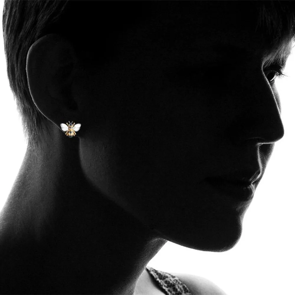 Cute Cartoon Micro-inlay Zircon Little Bee-shaped Stud Earrings  for Women Vintage Forest Style Insects 3D Bumblebee Jewelry