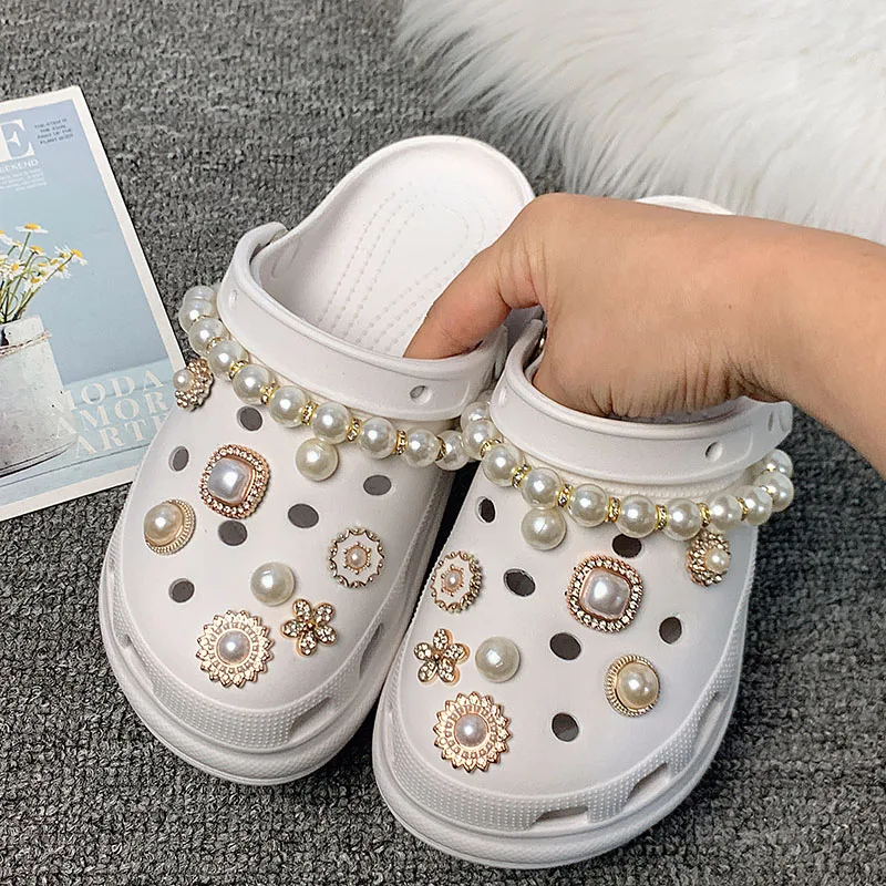 

Croc Shoe Charms DIY Rhinestone Sunflower Detachable Pearl Chain Sandals Slippers Acessories Personalized Decoration Party Gifts