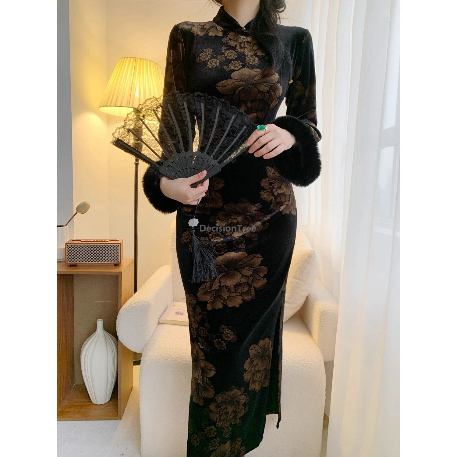 

2025 retro chinese style velvet qipao autumn winter improved french style temperament dress elegant mature literature art qipao