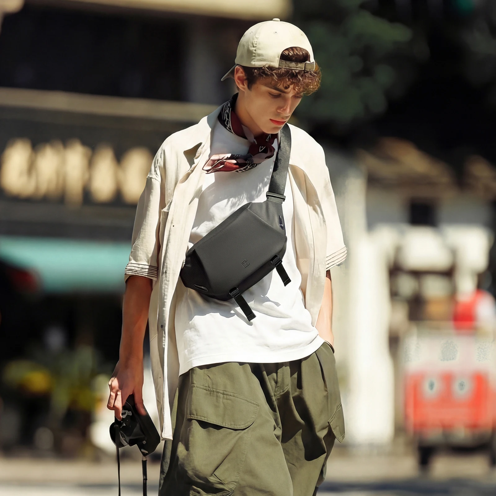 TANGCOOL Men Daily Use Crossbody Bag Basic Multi-Pocket Chest Bag