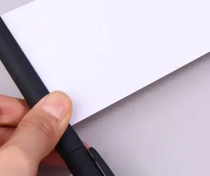 قطعة واحدة من أداة كتابة المعلومات السرية مع امتحانات وملاحظات قلم غير مرئي قابل للسحب تلقائيًا