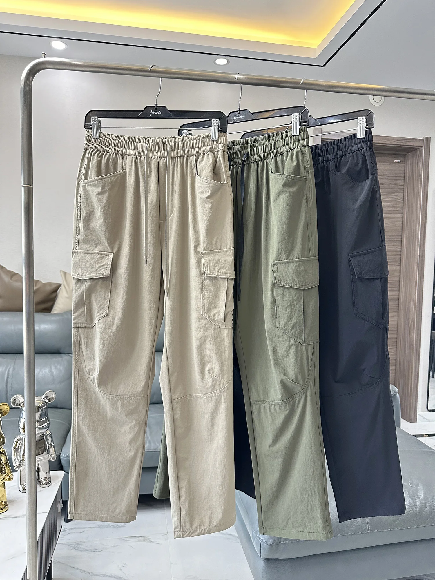 

Men's Casual Loose Fit Pants with Multiple Pockets Elastic Waist Outdoor Quick Dry Breathable Spring Summer Straight Leg Trou...