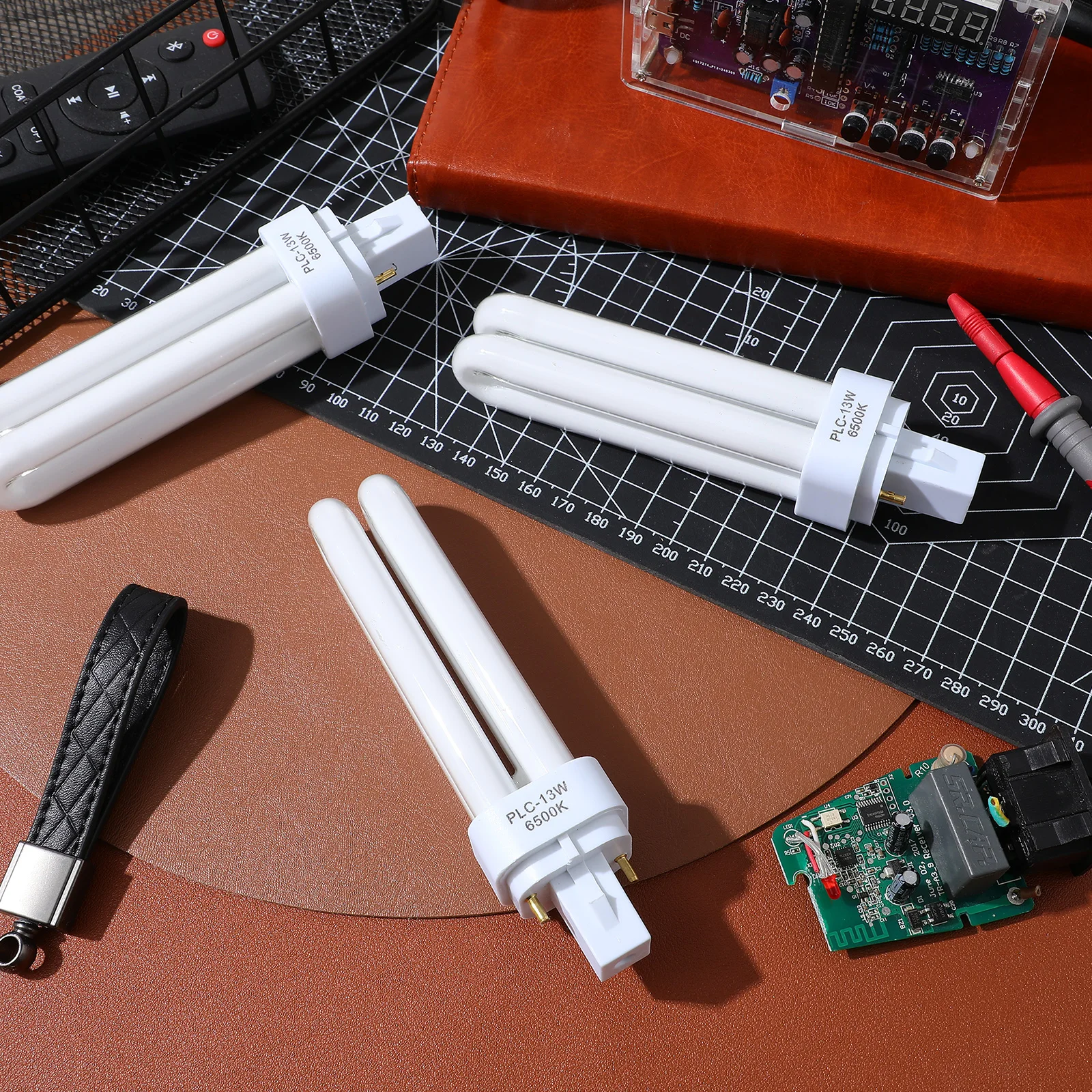 4 قطعة لمبات الفلورسنت المدمجة 13 واط 2 الشق مصابيح كهربائية مصباح أنبوبي مزدوج للإضاءة الفعالة لسقف الحمام #1