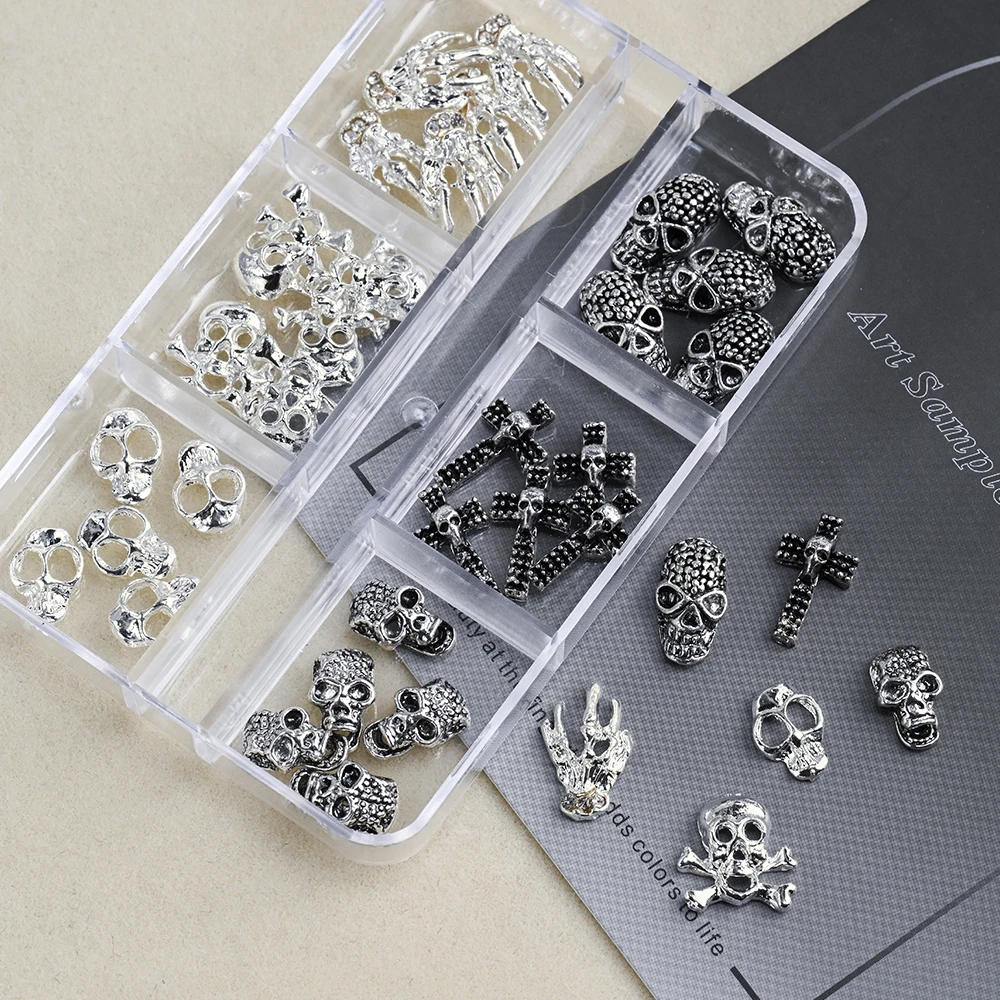 Mélange de breloques pour ongles d'halloween, 30 pièces, argent/pistolet noir, crâne gothique 3D, croix en métal strass rétro, squelette 3D, décoration d'ongles à main