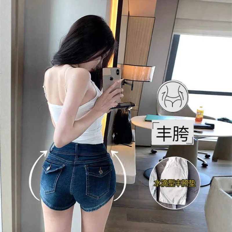 

Double-button low-waist denim shorts for women2025Summer flip-pocket design slimming and hip-lifting hot pants