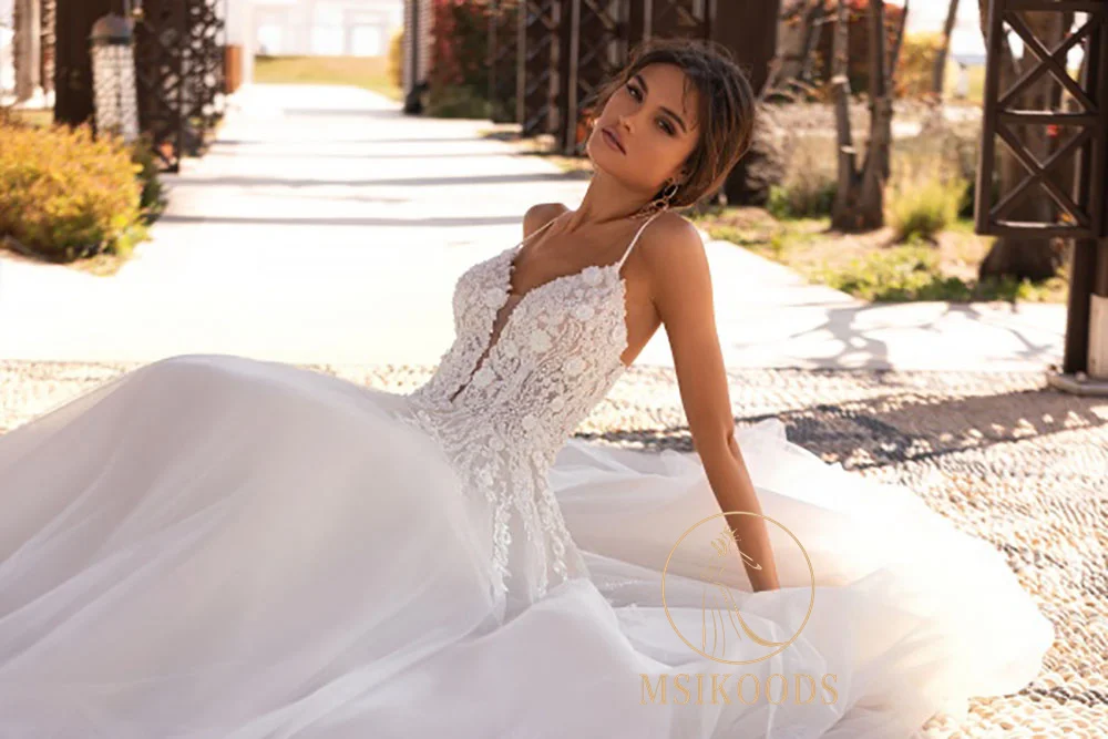 Msikoods Boho-Hochzeitskleid mit Spitzenapplikation, Spaghettiträger, individuelles Tüll-Brautkleid, sexy, tiefes V-Ausschnitt, rückenfreies Brautkleid
