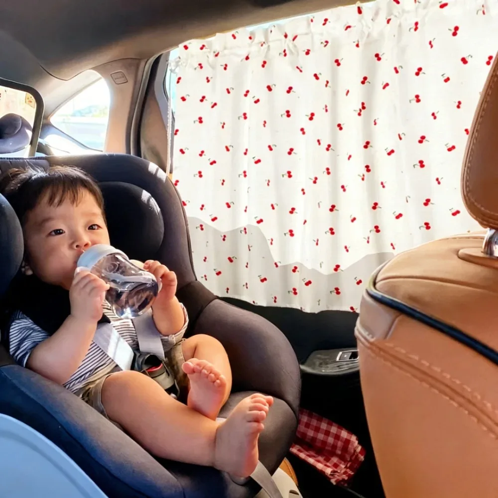Side window sunshade, cartoon with suction cup, General Motors home window sunshade, providing UV protection for children