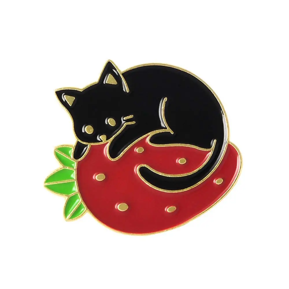 Lapel Brooch Pin para crianças, Bonito Strawberry Badge, Gato Preto, Esmalte Broches, Presente