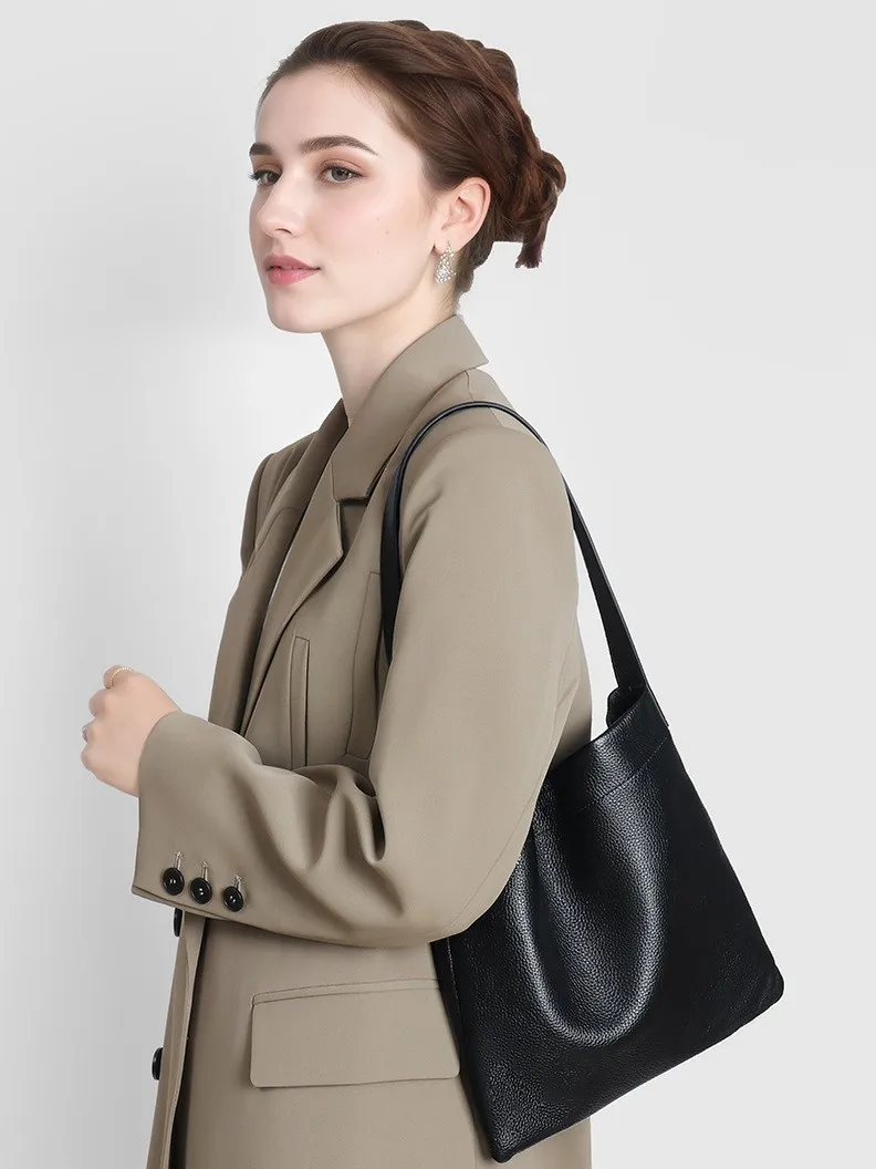 

Высококачественные кожаные женские сумки, новые простые универсальные сумки на плечо большой вместимости, модные кожаные темпераментные женские сумки