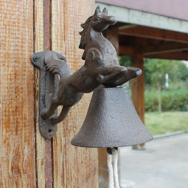 Cast Iron Horse Hand Cranking Wall Bell Farm House Handmade Retro Rustic Running Horse Figurines Home Garden Welcome Door Bell