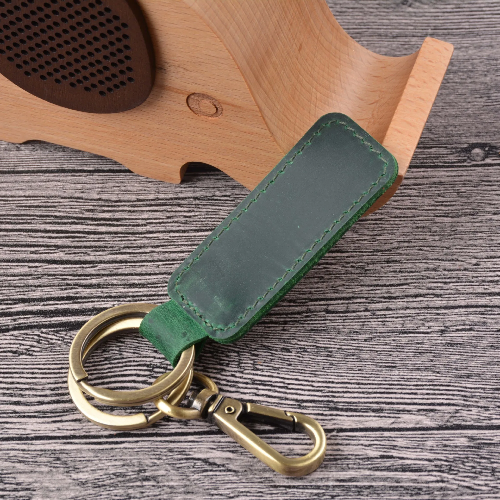 Genuine Leather Car Key Holder High Quality Housekeeper Men Crazy Horse Cowhide Vintage Key Chain Hook Ring Small Gift