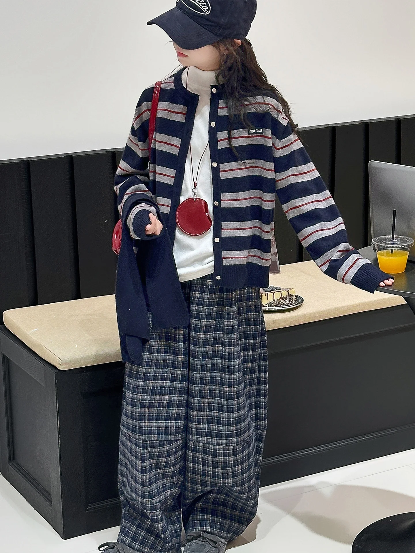 

Комплект из двух предметов: кардиган и свитер для девочек, весна-осень 2025, новинка, для учениц средней школы, осенняя одежда