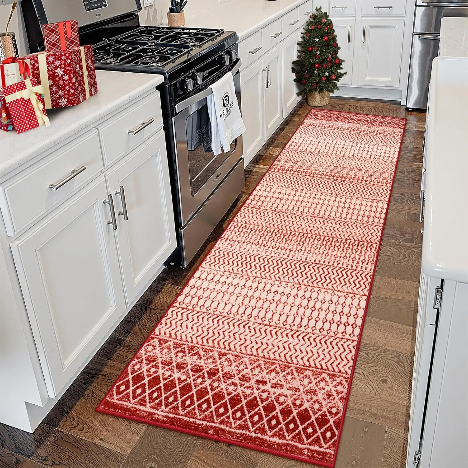 

VIKAMA Moroccan-Style Christmas Carpet, Non-Slip Machine-Washable Kitchen Rug, Christmas Decorative Floor Mat, Home Decoration