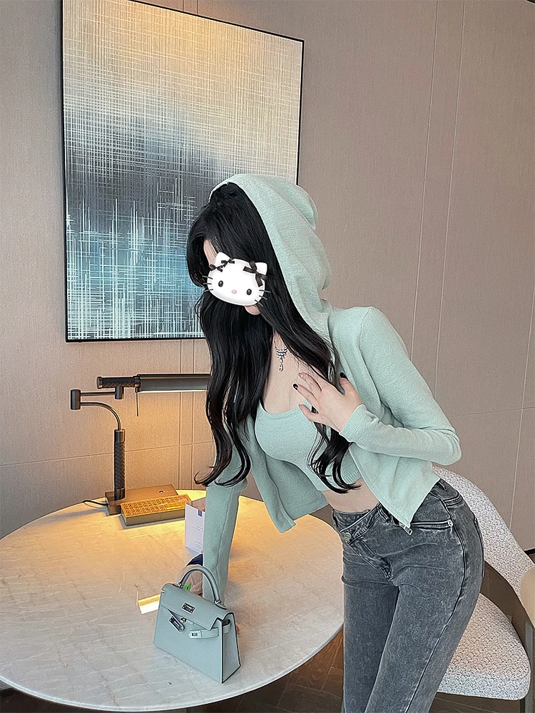 

Комплект из нейлоновой вязаной шапки Bear House Iceland Fog Blue с эффектом омоложения и отбеливания, с веревкой и окрашенной полиэстеровой лентой на плече