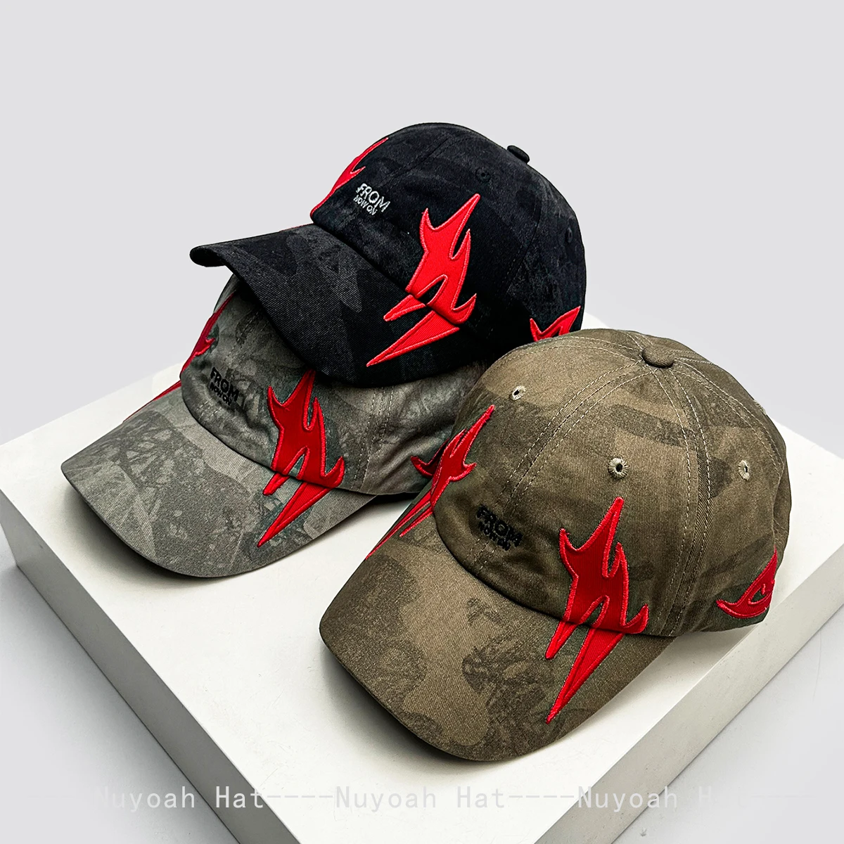 Unisex American Street Style Flame Embroidery Baseball Cap Sunshade Retro Peaked Caps Fashionable Ins Sun Hat for Men And Women