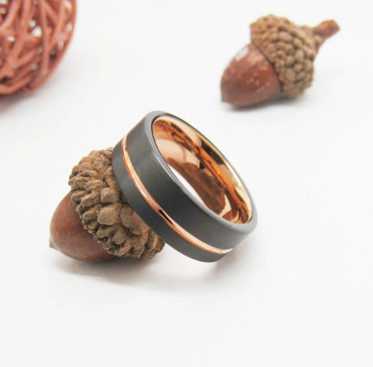 Tigrade Herrenring aus Wolframkarbid, 8 mm, schwarz gebürstet mit roségoldfarbenen Akzenten, Herren-Ehering, Verlobungsring – Detail 6