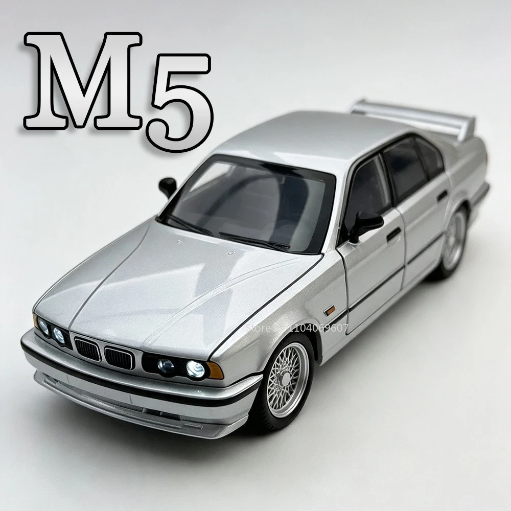 1:24 M5 M3 CS LCI Model Car Toys Alloy Diecast Sound Light Shock Absorption Doors Opened Simulation Interior Interactive Models