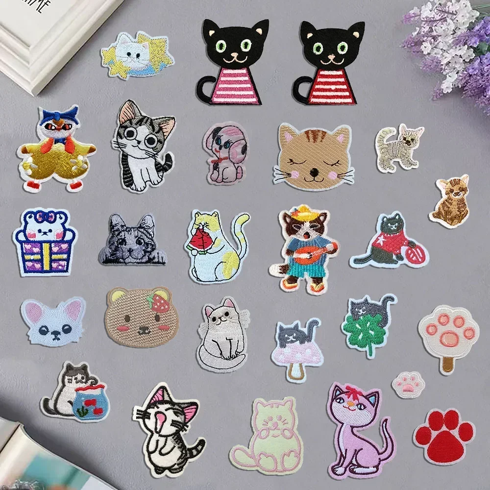 Single sale 1 pcs cartoon cat embroidered patch hot melt adhesive ironing can sew decorative clothing accessories patch