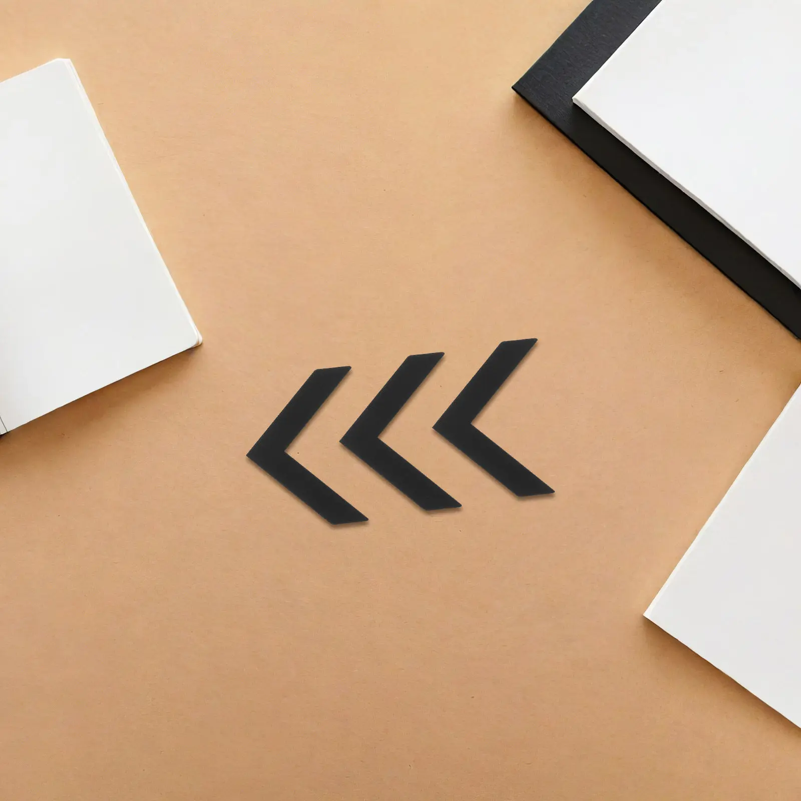 kit-3-pecas-sinal-de-direcao-em-acrilico-seta--facil-instalacao-resistente-as-intemperies-sinalizacao-para-banheiro-casa-negocios-escritorio-shopping-Areas-publicas-esquerda-direita