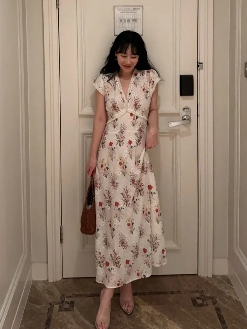 French Vacation Style Long Lace Dress Floral Print V-Neck Splicing Design Suitable for Various Occasions Such as Traveling An...