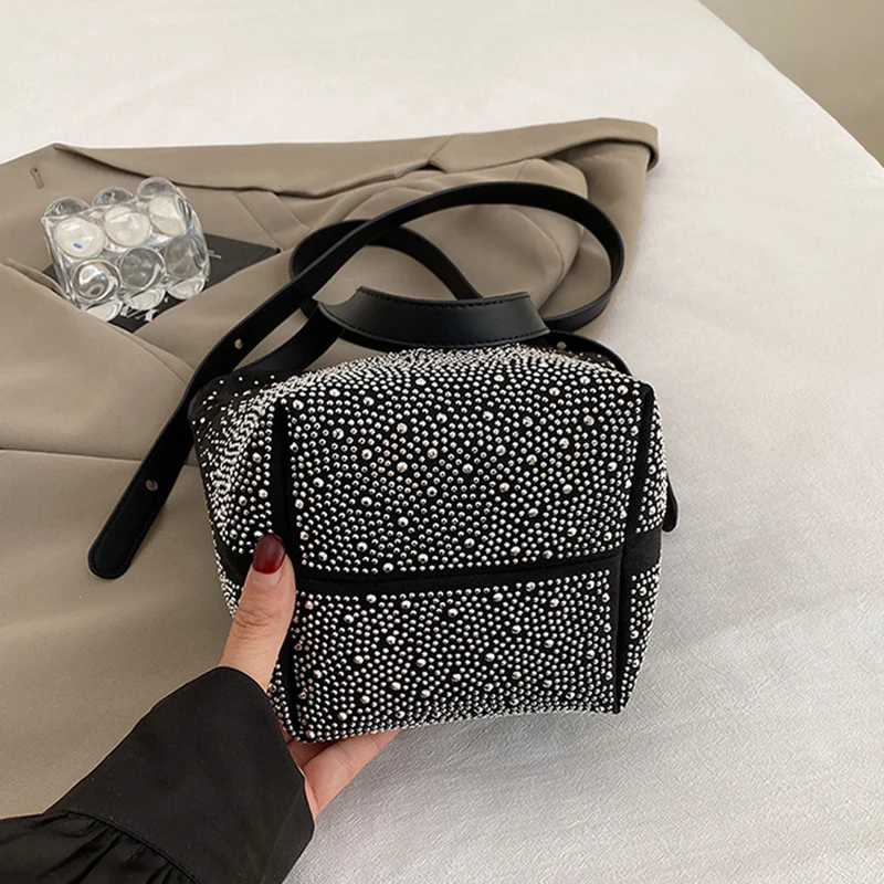Diamond Shoulder Bag Large Capacity PU Bucket Bags Rhinestones Tote Women Party Crossbody Pack Travel Shopping Commute Handbag
