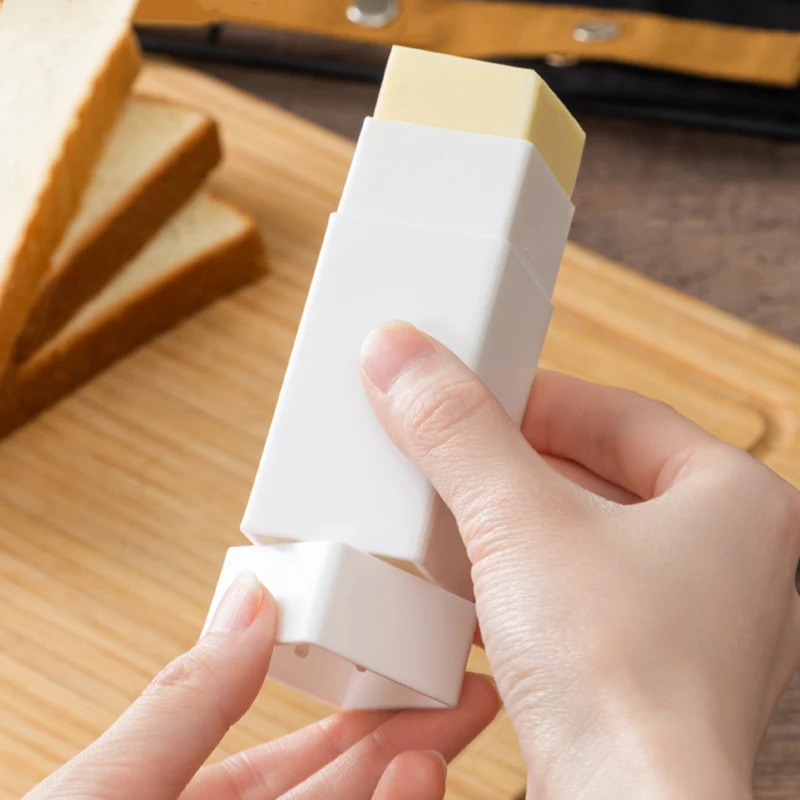 ​ ​ Esparcidor de mantequilla vertical: esparcidor de PP seguro para alimentos con base giratoria, dispensador de mantequilla no graso. Perfecto para el desayuno