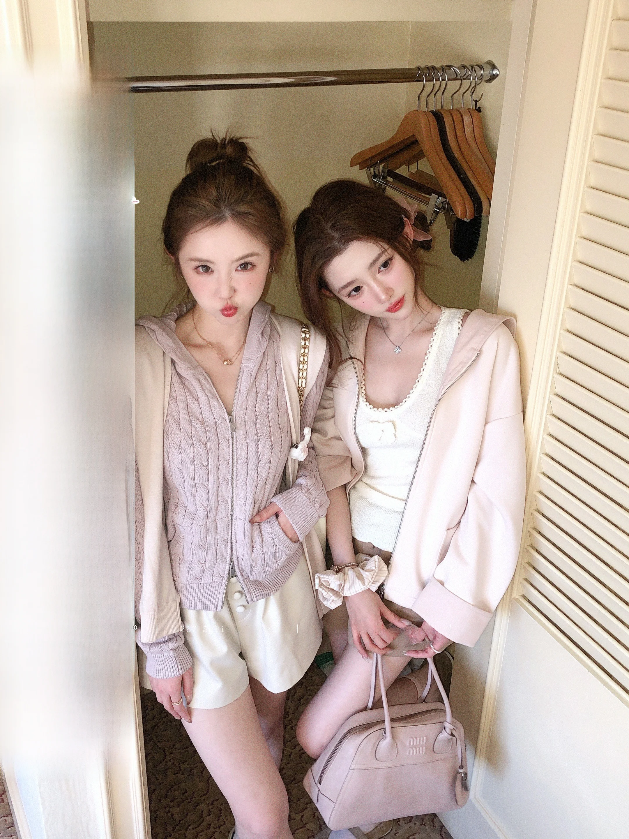 

Casual Knitted Long Sleeve Hoodie Jacket for Girls Csk Cupid Navy Collar Leisure Fashion Polyester Material Zipper Closure