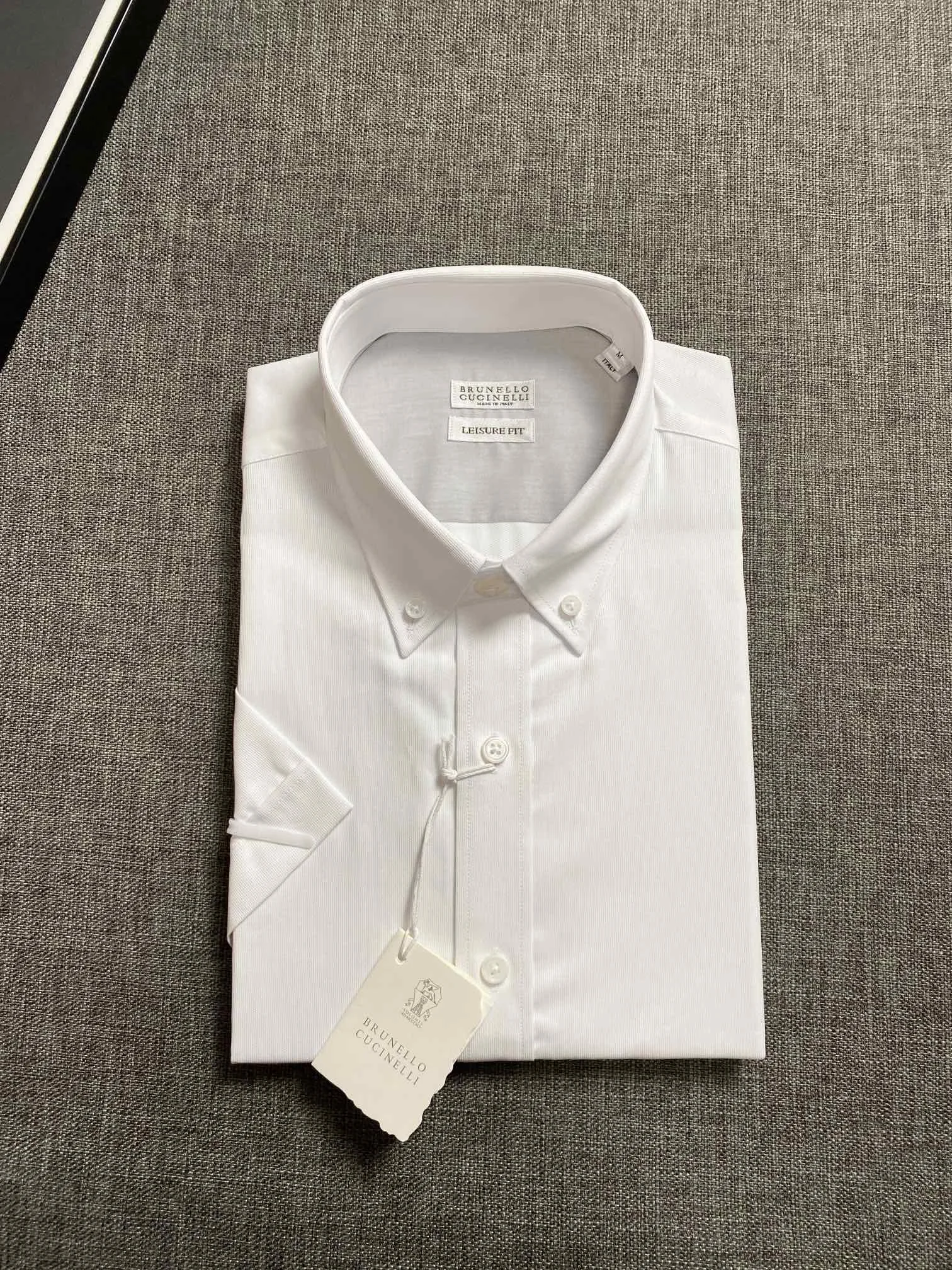 

2024 DIKU The latest summer must-have shirt for men is made of 100% Lutai cotton, which is comfortable, breathable, soft, and co