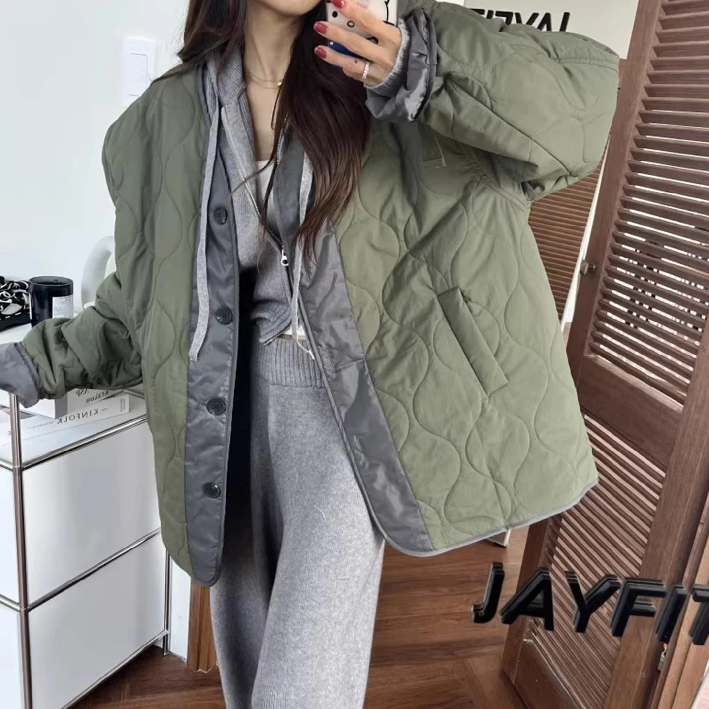 

Retro Single-Button Long-Sve V-Ne Cotton Jaet Women's Wave Pred Pattern Outerwear Sli Commute Loose Fit Winter