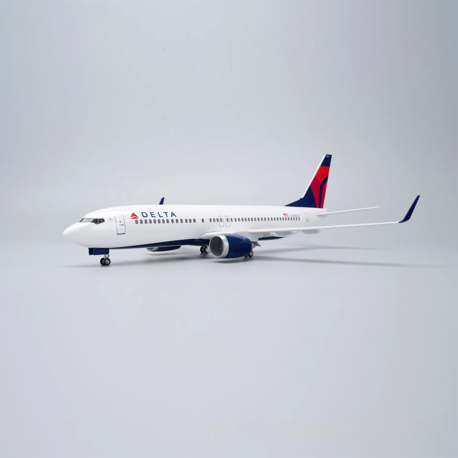 B737-800 Delta Airways Plane Model 1/85 Scale 47cm Collectible Miniatures Airplane Diecast Resin Assemble Flight Machine Model