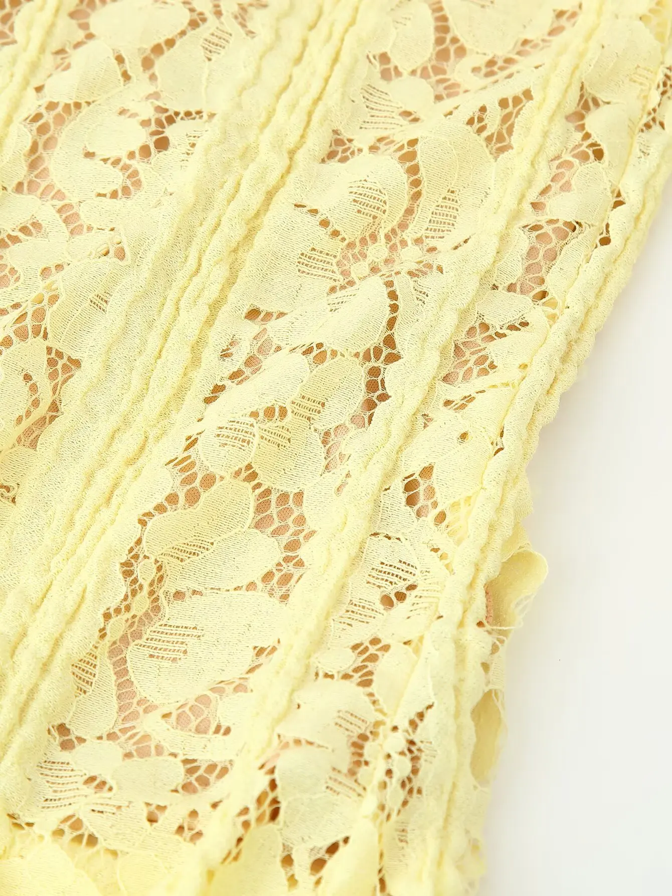 فستان KONDALA خريفي رومانسي مكشوف الأكتاف للنساء فستان أصفر بأكمام واسعة من الدانتيل موضة جديدة لصيف 2025 فستان للعطلات