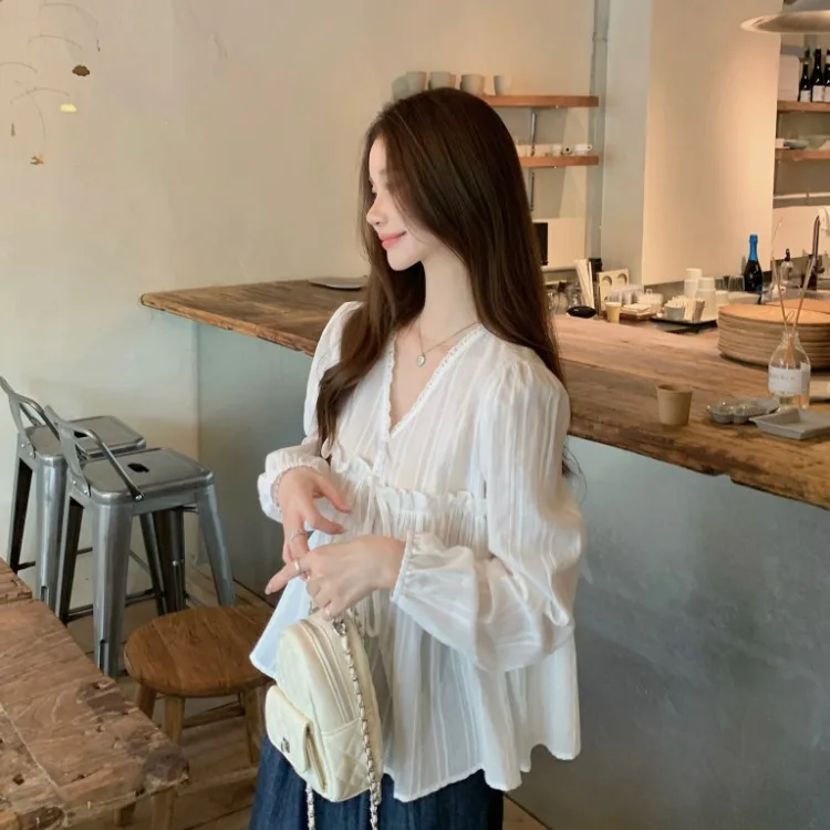 

2026 New Style Korean Gentle Loose Splicing Lace V-neck Belt Design Anti-aging Slimming Versatile Women's Shirt Summer Collec...
