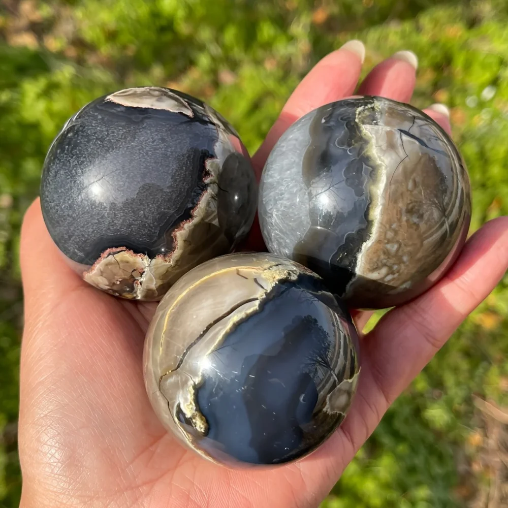 Green Fluorescent Under Uv Light 55-70mm Volcanic Agate Crystal Stone with Druzy Sphere Crystals Collectible Polished Stone Ball