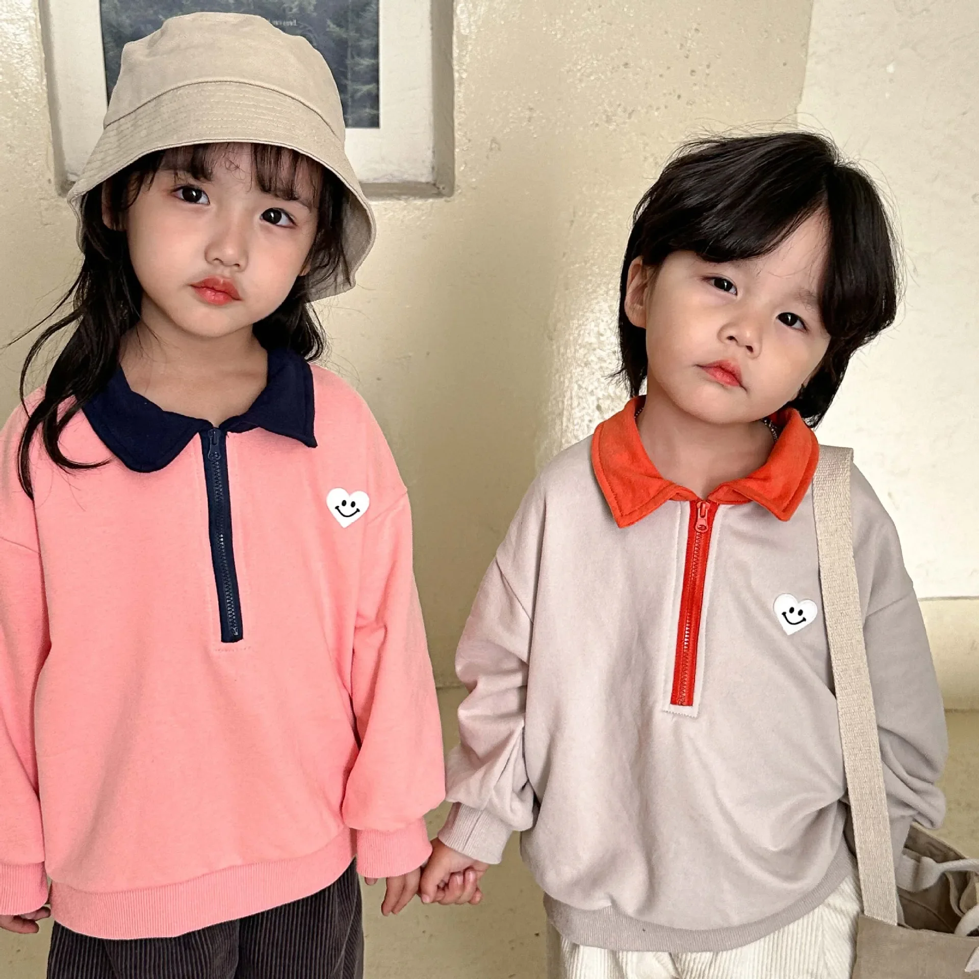 

Children's Clothes Girls' Casual Solid Color Casual Shirts Boys' Cotton Contrast Polo Collar Zipper Sweater 2023 New Autumn