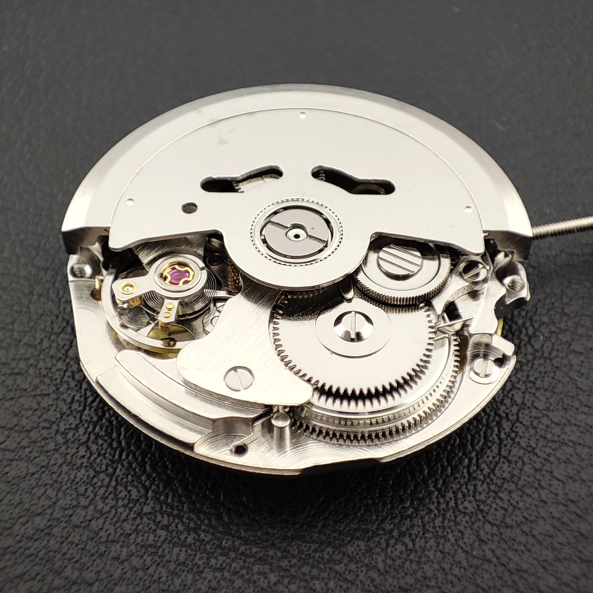 Movimiento mecánico automático NH35 de desarrollado independiente Hecho en China Movimiento NH35 para accesorios de repuesto de relojes para hombres