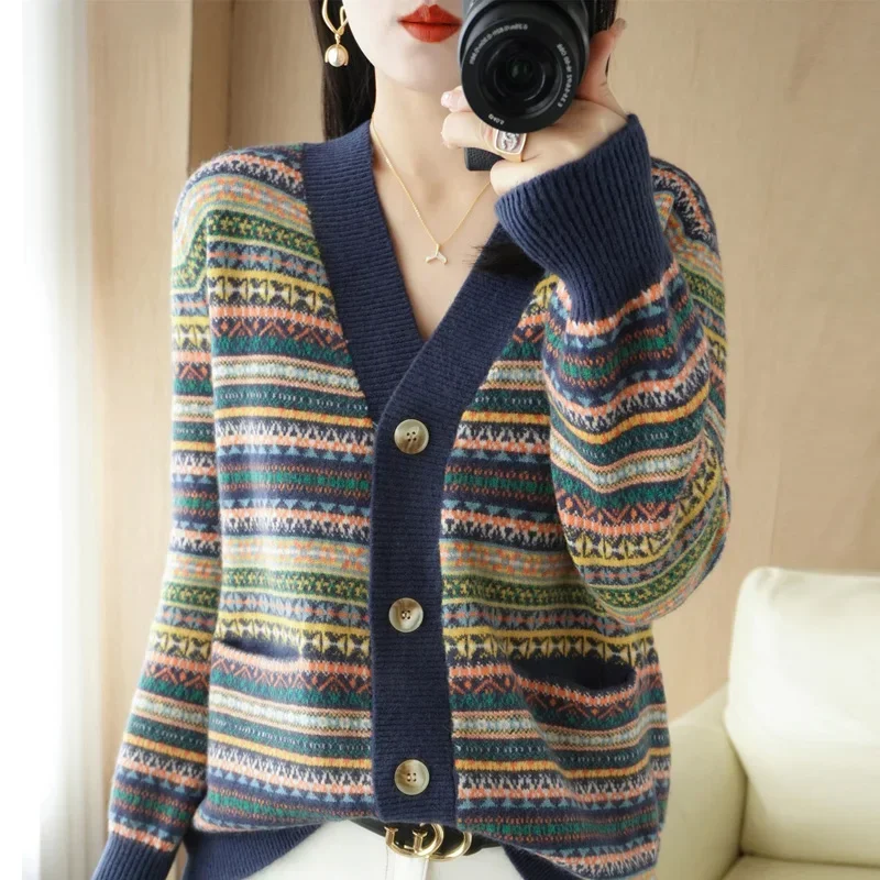 

2022 Autumn And Winter Thickened Knitted Cardigan Women's Fashion All-match Color Contrasting Lazy Wind Bottoming Sweater